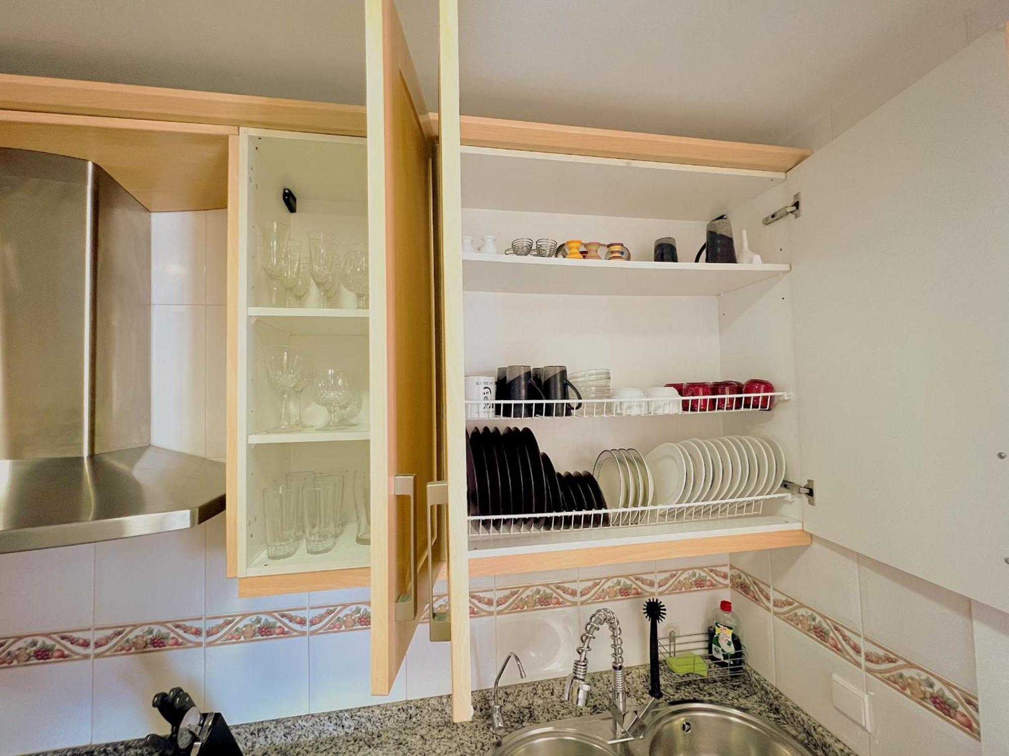 Serene Family Oasis: Poolside Retreat With Convenient Amenities Apartment Benalmadena