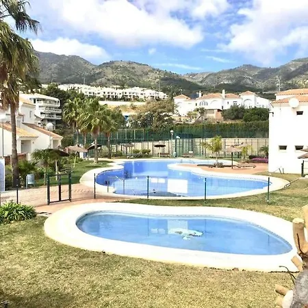 Serene Family Oasis: Poolside Retreat with Convenient Amenities Benalmadena Exterior photo