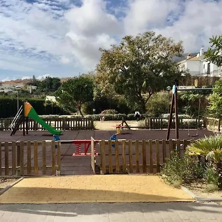 Serene Family Oasis: Poolside Retreat with Convenient Amenities Benalmadena Exterior photo