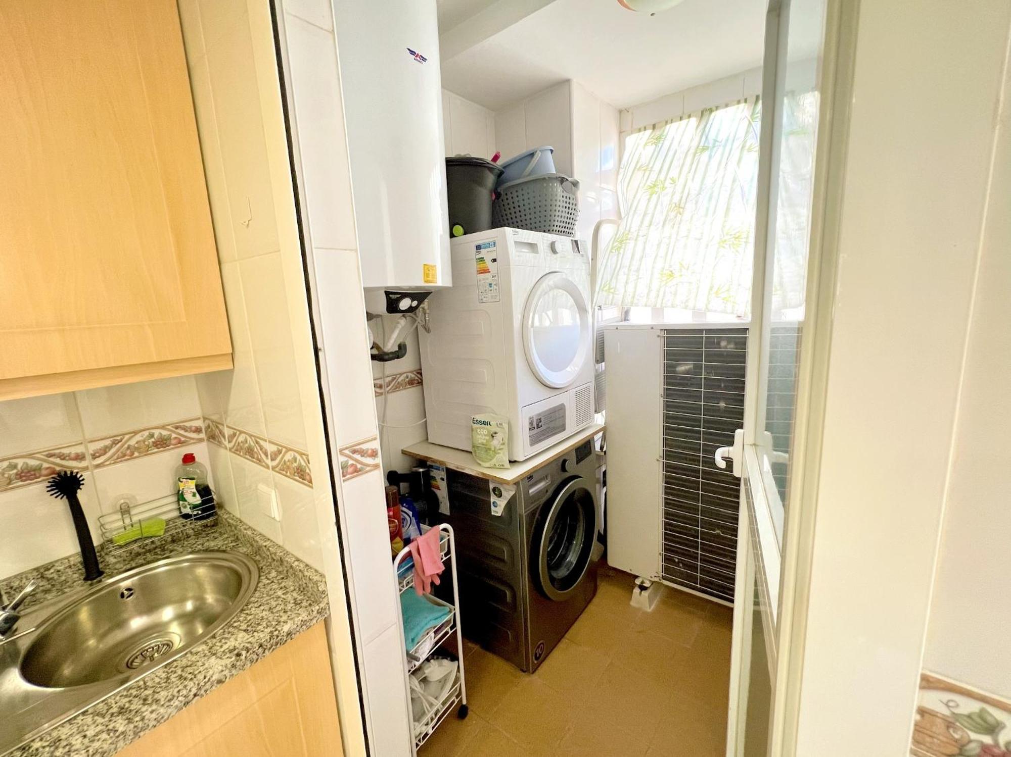 Serene Family Oasis: Poolside Retreat With Convenient Amenities Apartment Benalmadena
