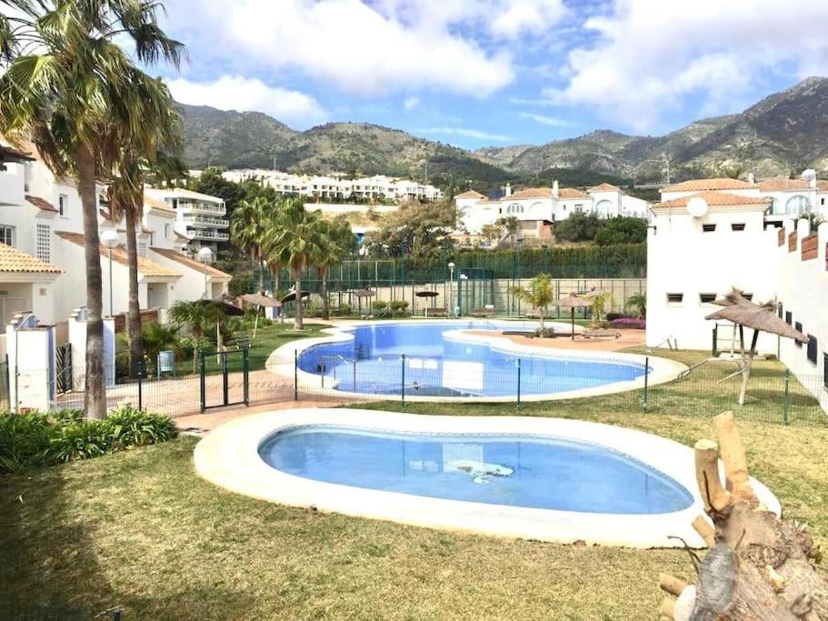 Serene Family Oasis: Poolside Retreat With Convenient Amenities * Benalmadena