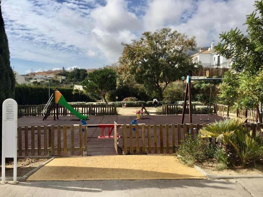 Apartamento Beautiful With Pools, Playground And Paddle Tennis - Family Friendly And Near Vithas Hospital - Free Parking In Garage *